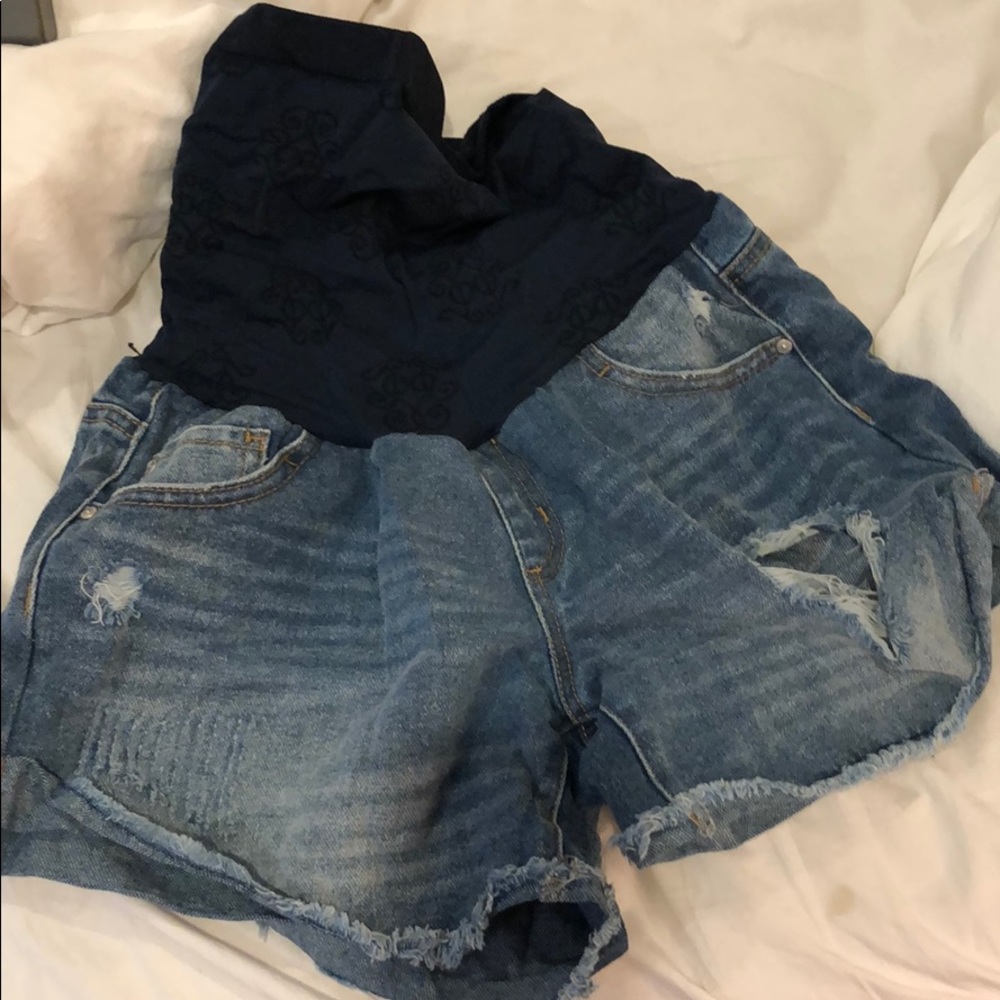 Jessica Simpson maternity cut off shorts